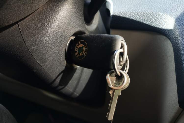 Used Skoda Rapid 2013 1.6L Manual Smart Selection Model