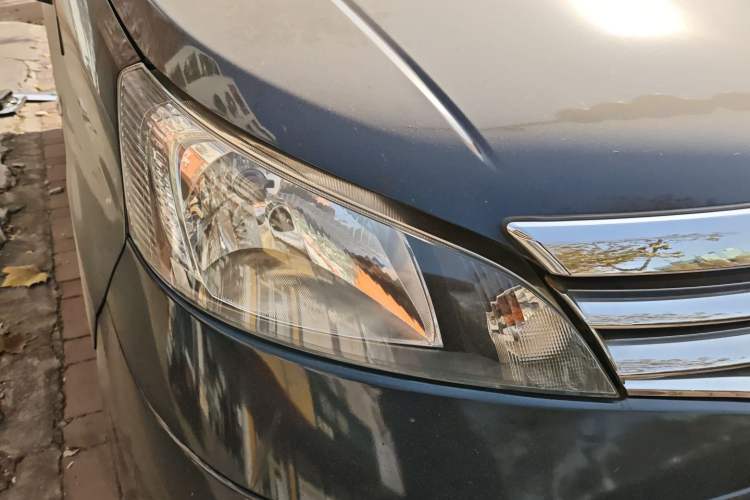 Used Nissan NV200 2018 1.6L CVT Luxury Model Right Front Headlight