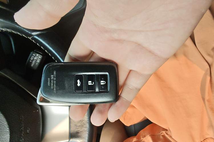 Used Lexus ES 2015 300h Comfort Edition Vehicle Key