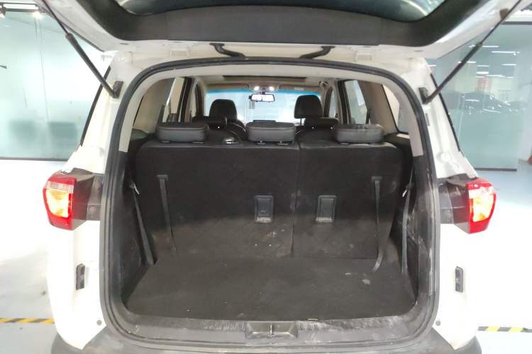 Used Wuling Hongguang S3 2019 Automatic Clutch Version 1.5L Manual Luxury Model China V Standard