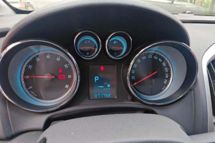 Used Buick GT 2012 XT 1.6L Automatic Fashion Edition Instrument Cluster