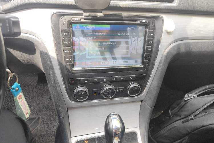 Used Volkswagen Passat 2013 1.8TSI DSG Prestige Edition Audio And AC Panel