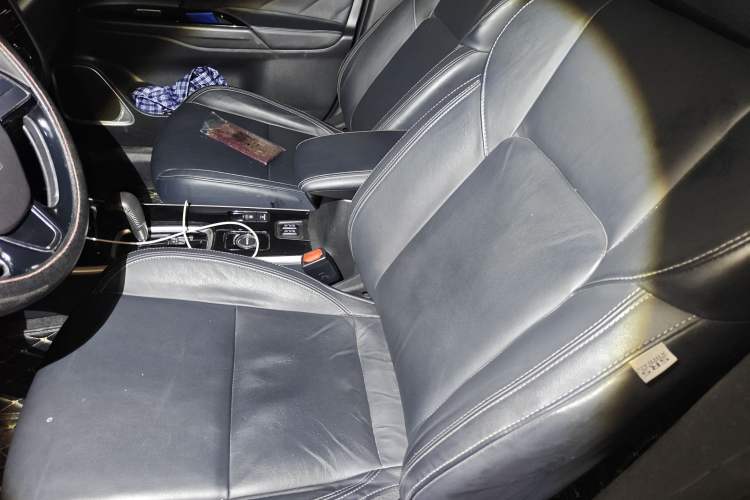 Used Mitsubishi Outlander 2019 2.4L 4x4 Zhi Xiang Edition 5 Seats China V Emission Standard