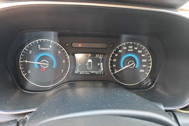 Used Dongfeng Fengon 580 2017 1.5T CVT Smart Connectivity Model