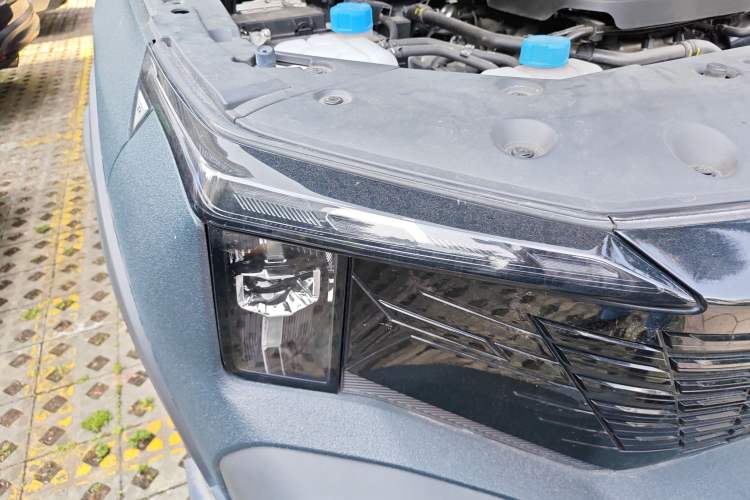 Used CHANGAN Hunter 2024 Knight Edition Flagship Model Dual-Motor All-Wheel Drive Standard Box
