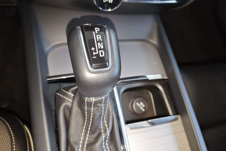 Used Volvo S60 2020 T4 Zhiyuan Luxury Edition Gear Lever