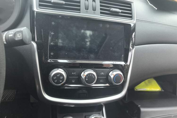 Used Nissan Tiida 2019 1.6L CVT Smart Drive Version China VI Standard
