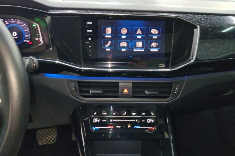 Used Volkswagen Tayron GTE Plug-in Hybrid 2020 1.4T Luxury Model Audio And AC Panel