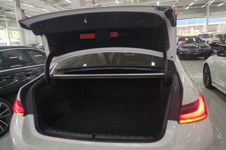 Used BMW i3 2022 eDrive 35 L Trunk