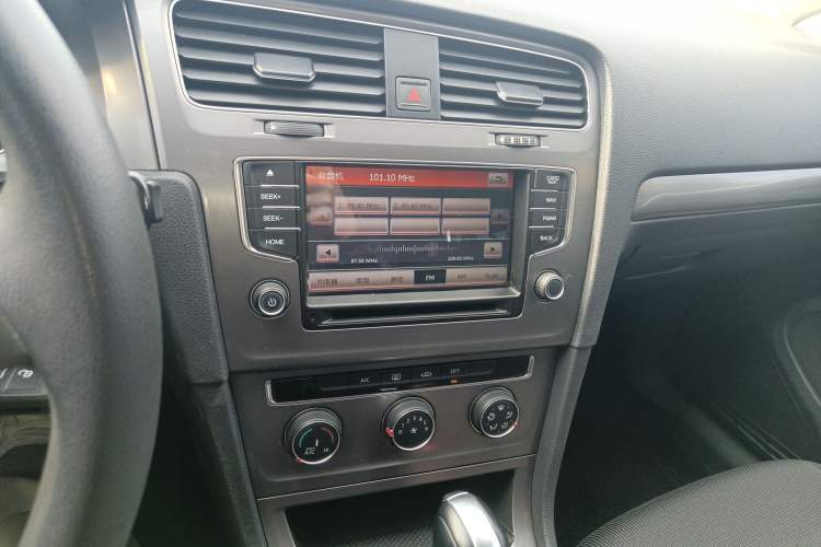 Used Volkswagen Golf 2016 1.6L Automatic Fashion Model