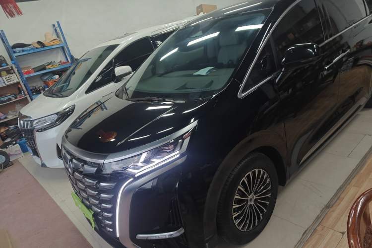 Used Denza D9 2022 DM-i 970 Four-Wheel Drive Flagship Model