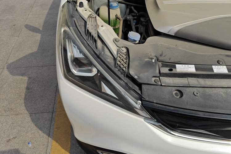 Used AION Trumpchi GE3 2018 530 Internet Premium Edition Right Front Headlight