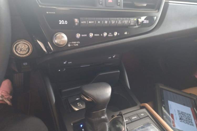 Used Lexus ES 2021 200 Excellence Edition
