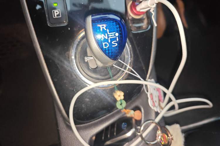 Used Toyota Corolla 2016 Dual-Engine 1.8L E-CVT Elite Edition Gear Lever