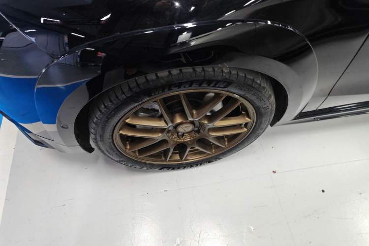 Used Lynk & Co 02 Hatchback 2021 2.0TD Halo Left Front Wheel Hub