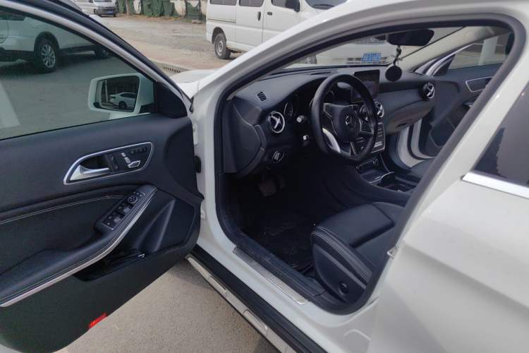 Used Mercedes-Benz GLA 2019 GLA 200 Fashion Model Driver Seat