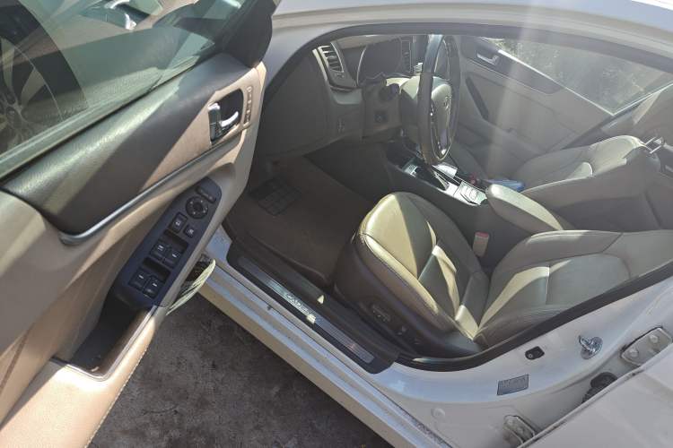 Used Kia Cadenza 2012 2.4L Business Sunroof Version