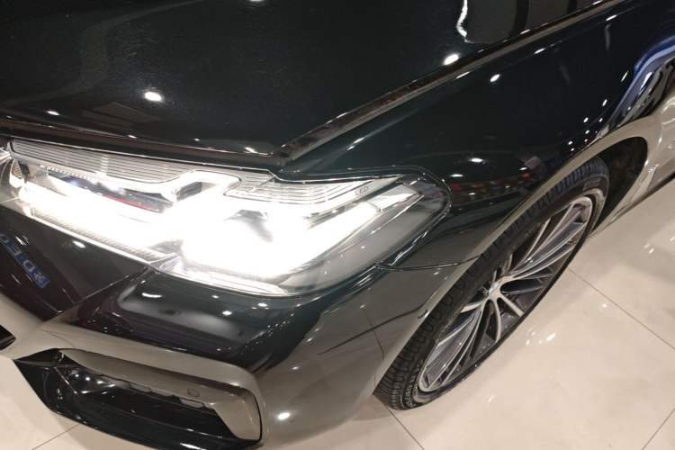 Used BMW 5 Series 2021 Facelifted 530Li Leading Edition M Sport Package
