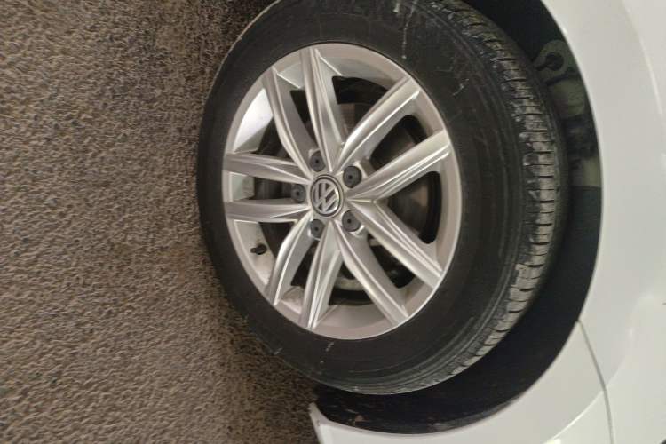 Used Volkswagen Golf 2019 1.6L Automatic Comfort Model China V Standard Right Front Wheel Hub