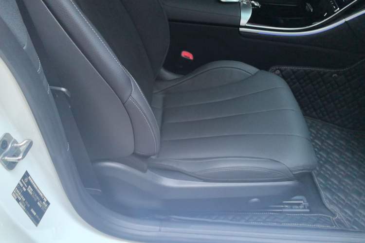 Used Mercedes-Benz CLE 2025 CLE 300 4MATIC Luxury Coupe
