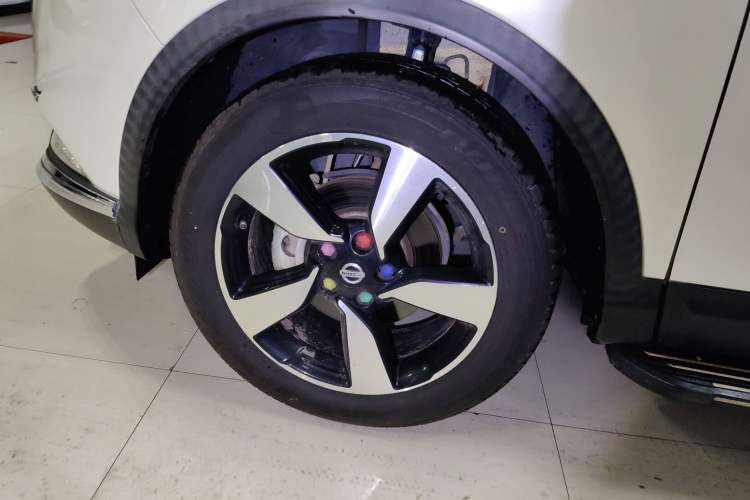Used Nissan Qashqai 2017 2.0L CVT Luxury Edition China V Standard Left Front Wheel Hub