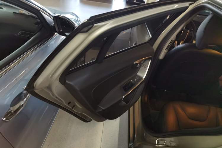 Used Volvo V60 2017 T5 Zhiyi Edition China V Standard
