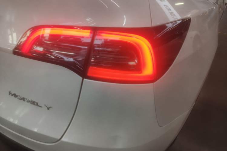 Used Tesla Model Y 2021 Standard Range Rear-Wheel Drive Version
