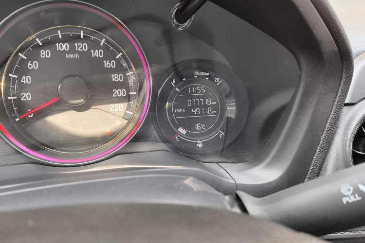 Used Honda XR-V 2015 1.8L EXi CVT Comfort Version Odometer Close Up