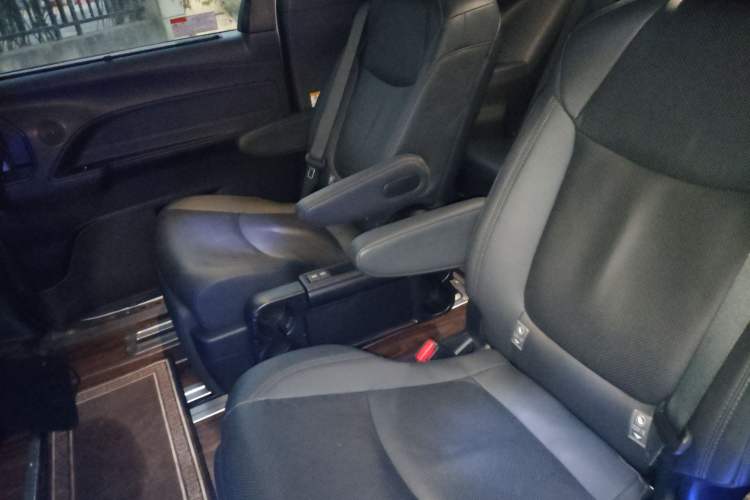 Used Toyota SIENNA 2021 2.5L Hybrid Ultimate Edition