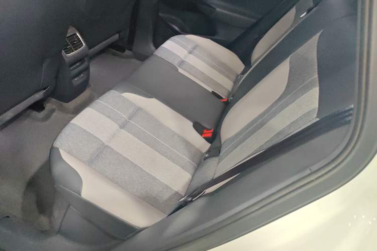 Used Volkswagen ID.4 CROZZ 2025 Pure Edition Left Rear Seat