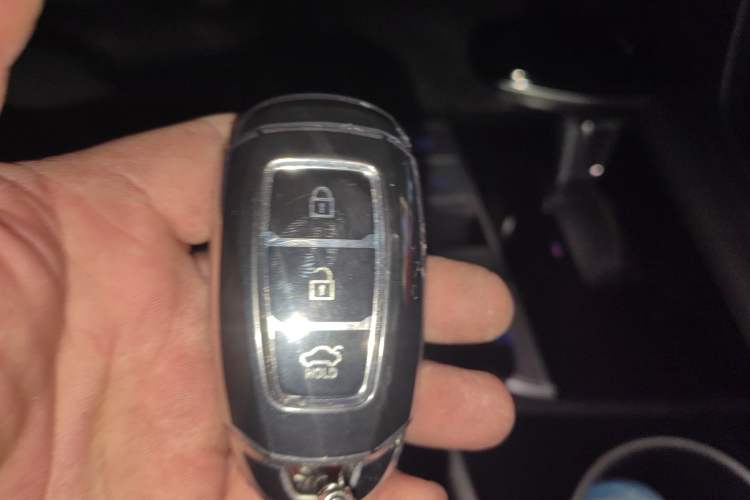 Used Hyundai Elantra 2022 1.5L CVT LUX Prestige Edition
