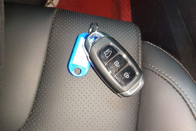 Used Hyundai Santa Fe 2020 380 TGDi Automatic Two-Wheel Drive DLX Prestige Edition PLUS
