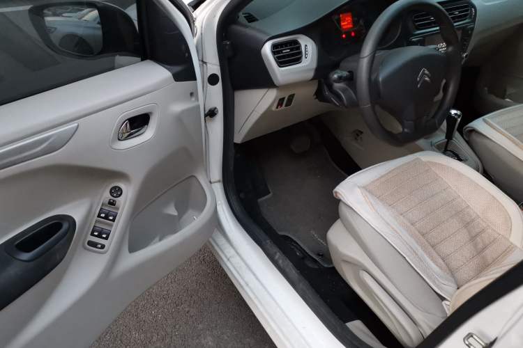 Used Citroen Elysee 2015 ZhiShang Edition 1.6L Automatic Comfort Version Driver Seat