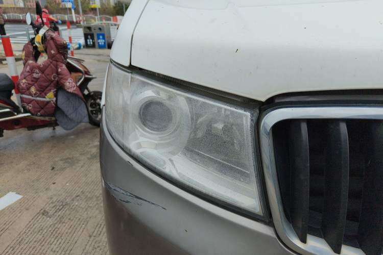 Used Jinbei New Hiace X30L 2021 1.5L Business Central Air-Conditioned Van China VI Standard SWC15M Right Front Headlight