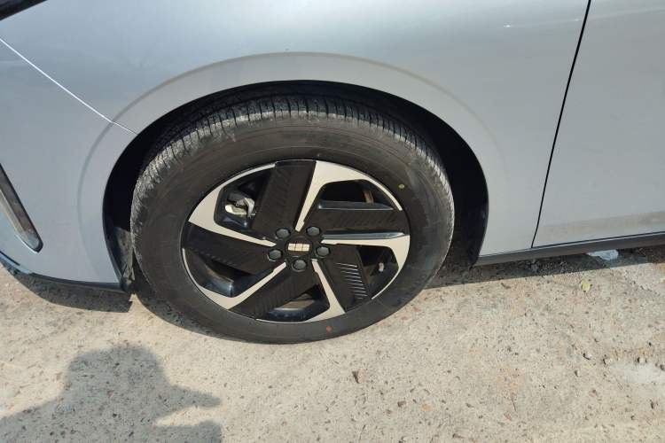 Used Geely Galaxy L6 2025 EM-i 140km Starship Edition Exterior 1