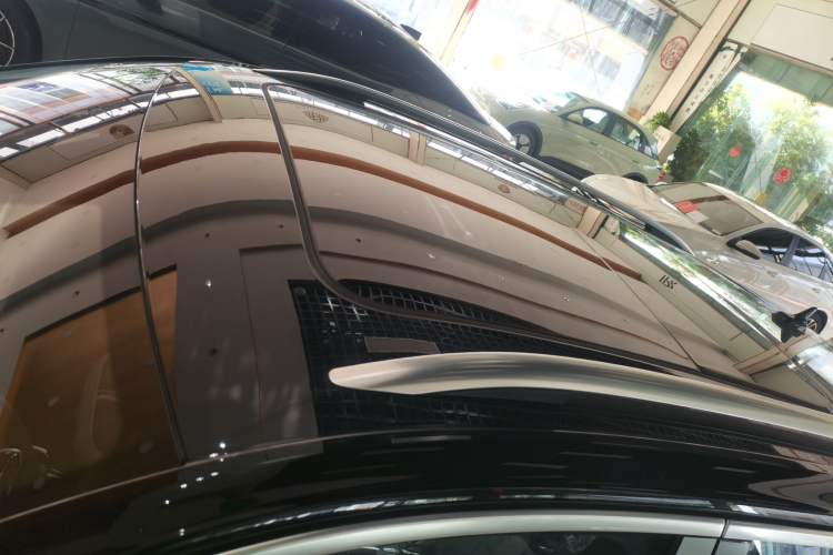 Used Volkswagen T-ROC 2025 Facelift Model 2 300TSI DSG Two-Wheel Drive Xingguang Edition
