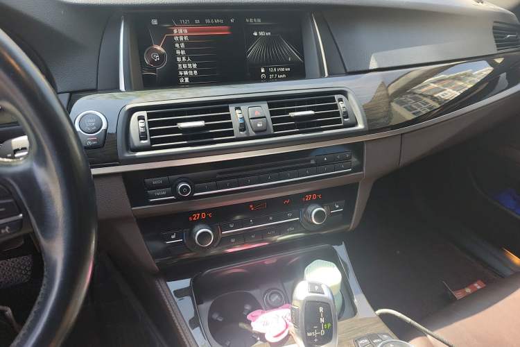 Used BMW 5 Series 2017 525Li Luxury Design Package Audio And AC Panel