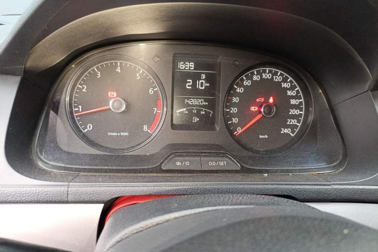 Used Volkswagen Lavida 2013 Revised Classic 1.6L Manual Fashion Edition Instrument Cluster