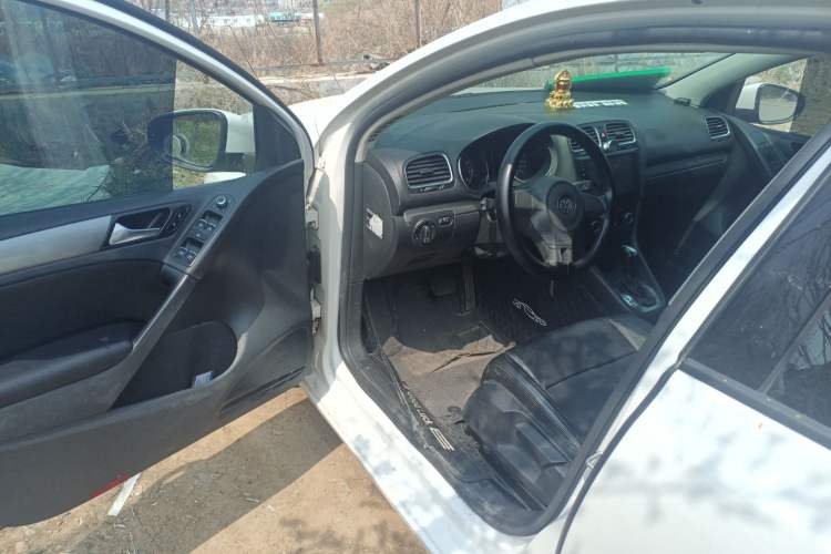 Used Volkswagen Golf 2012 1.6L Automatic Fashion Model
