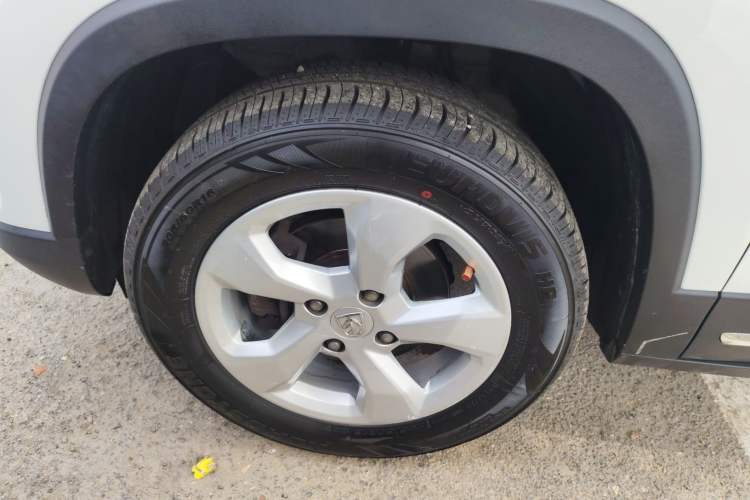 Used Baojun 510 2017 1.5L Manual Fashion Model Exterior 4