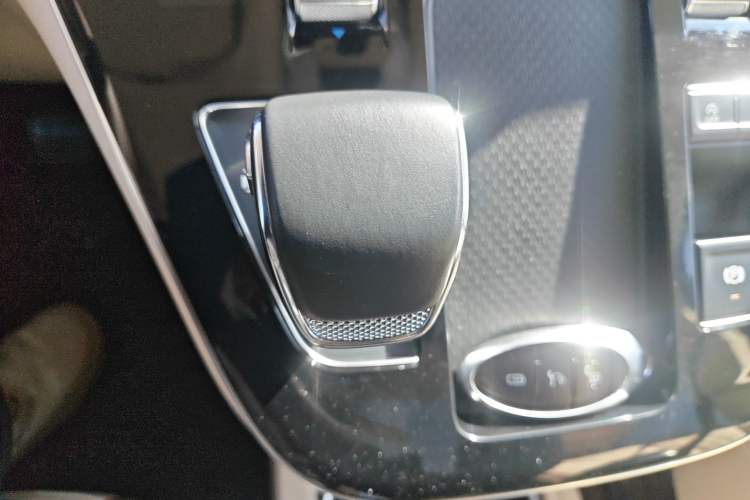 Used Bestune M9 2023 2.0T Prestige Edition