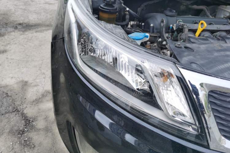 Used Kia K2 2012 Sedan 1.4L Automatic GLS Commemorative Edition Right Front Headlight