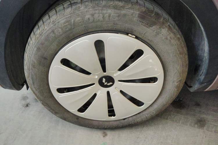 Used Wuling Bingo 2023 203km Light Edition Left Front Wheel Hub