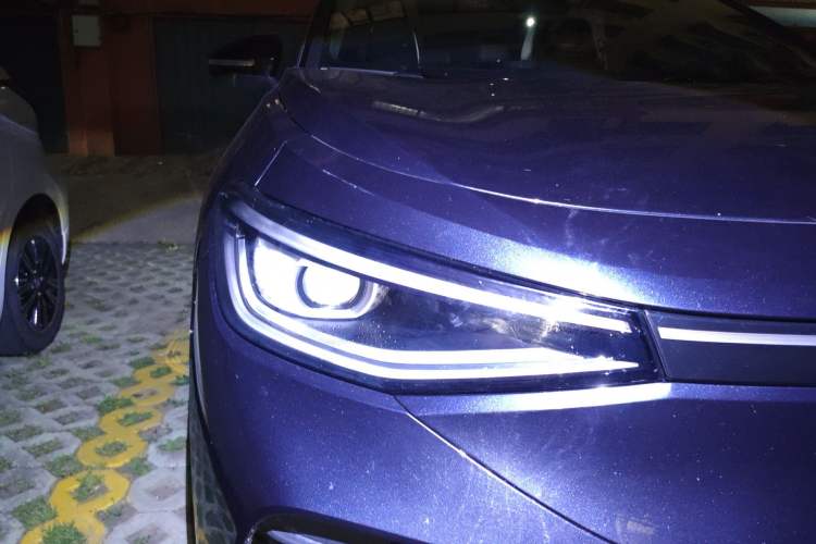 Used Volkswagen ID.4 CROZZ 2022 Long-Range Lite PRO Edition Right Front Headlight