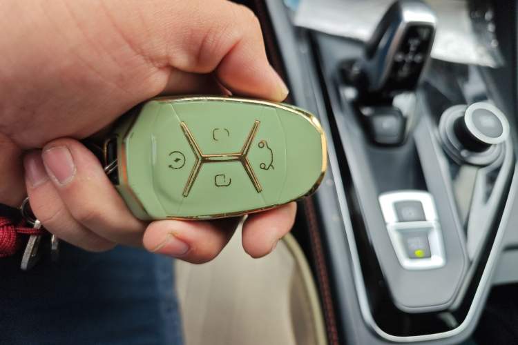 Used Lynk & Co 02 2022 2.0T DCT Shine Pro Vehicle Key