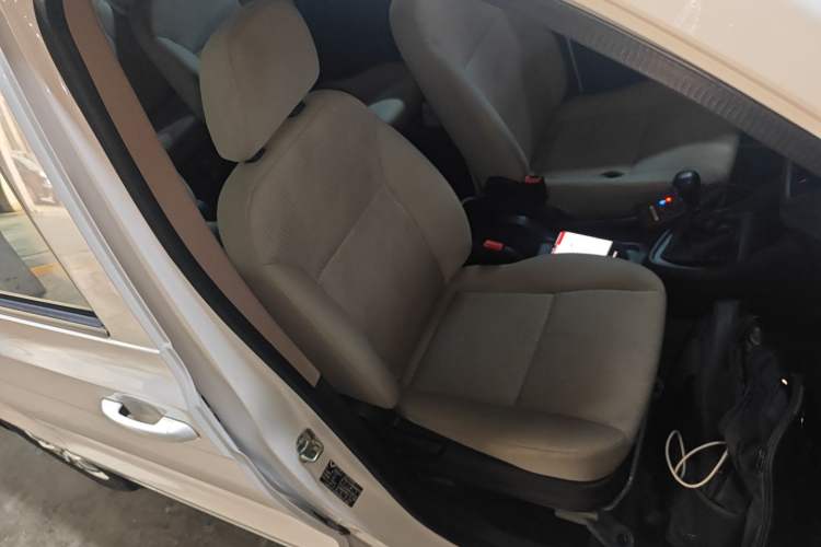 Used Wuling Hongguang V 2021 1.5L Refreshed Enjoyment Edition LAR
