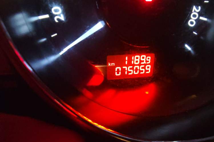 Used Peugeot 3008 2015 2.0L Automatic Classic Edition
