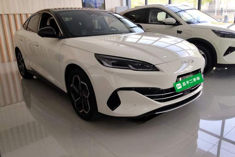 Used BYD Seal 06 New Energy 2024 DM-i 120KM Flagship Model Front Right 45 Deg