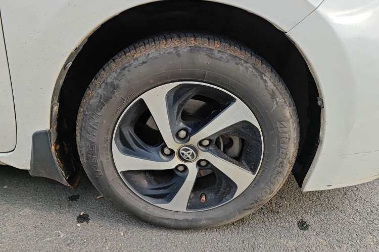 Used Toyota Levin 2017 Revised 185T CVT Elite Edition China V Standard Right Front Wheel Hub