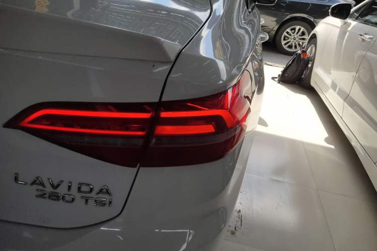 Used Volkswagen Lavida 2021 280TSI DSG Comfort Edition
